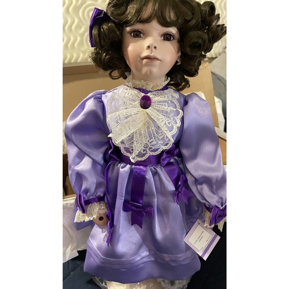 "Limited Edition Delight: Own 'Rosalind' - Picture 2 of 10